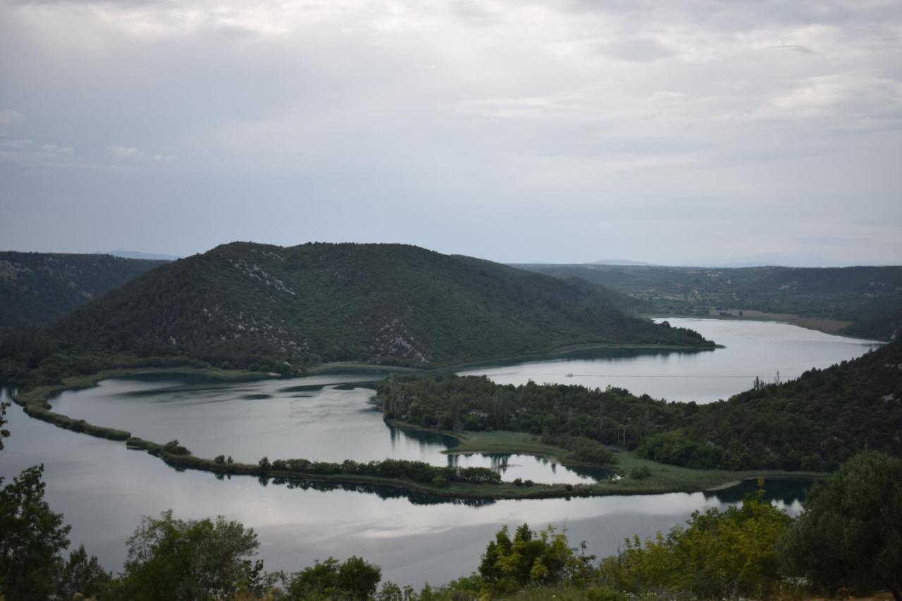 ホテル Matanovi Dvori-Krka National Park ロゾヴァック エクステリア 写真