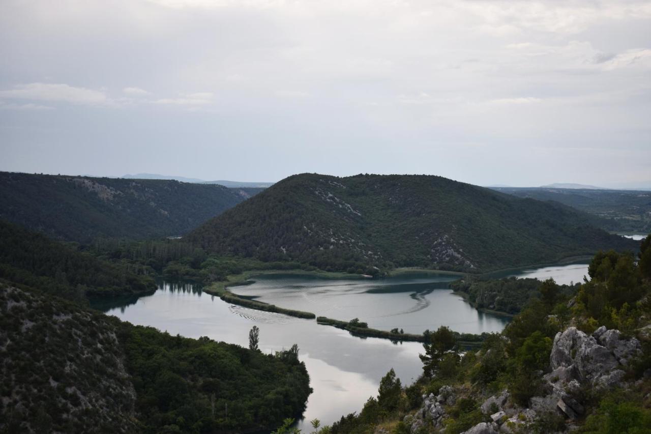 ホテル Matanovi Dvori-Krka National Park ロゾヴァック エクステリア 写真