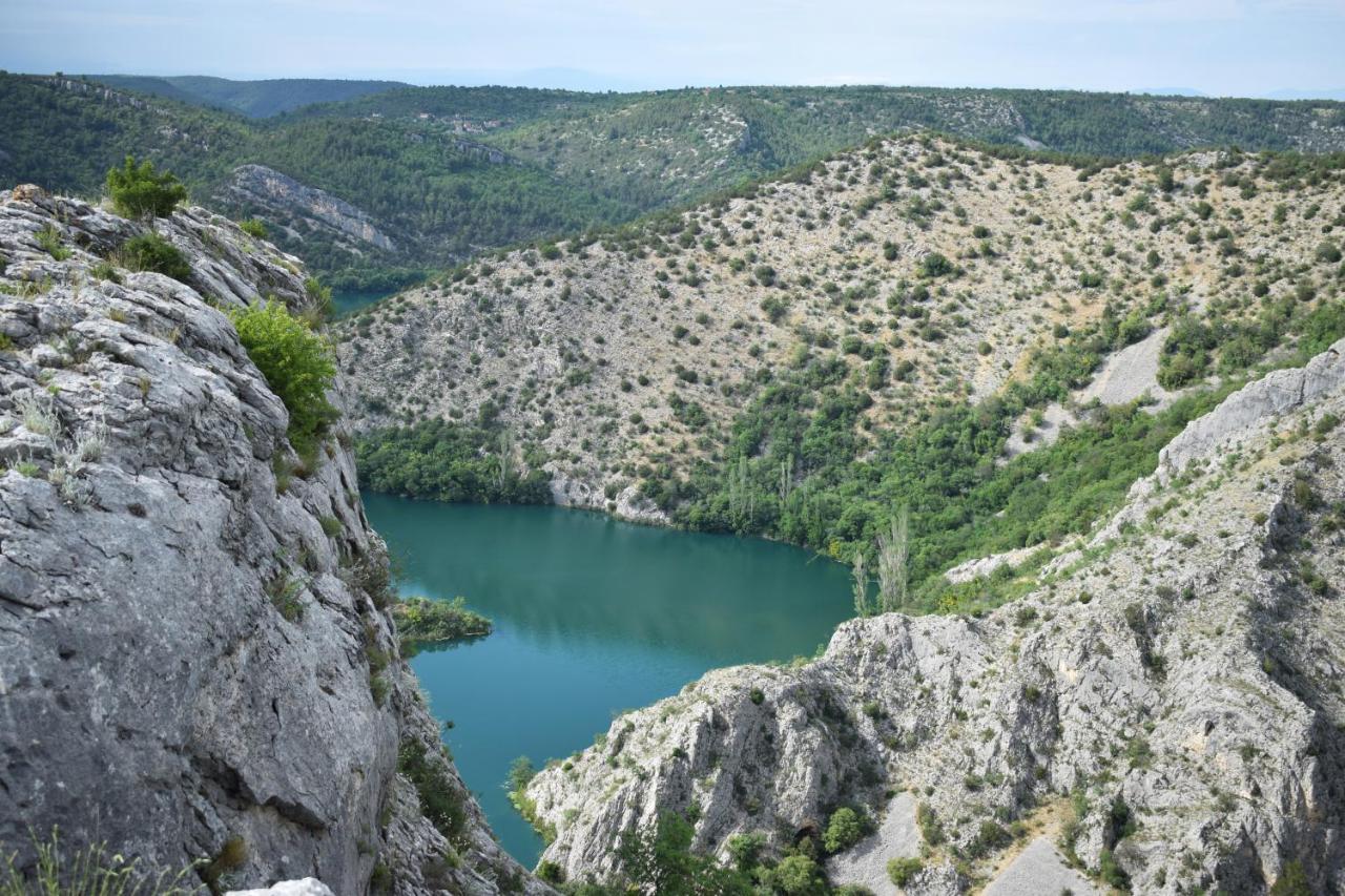 ホテル Matanovi Dvori-Krka National Park ロゾヴァック エクステリア 写真