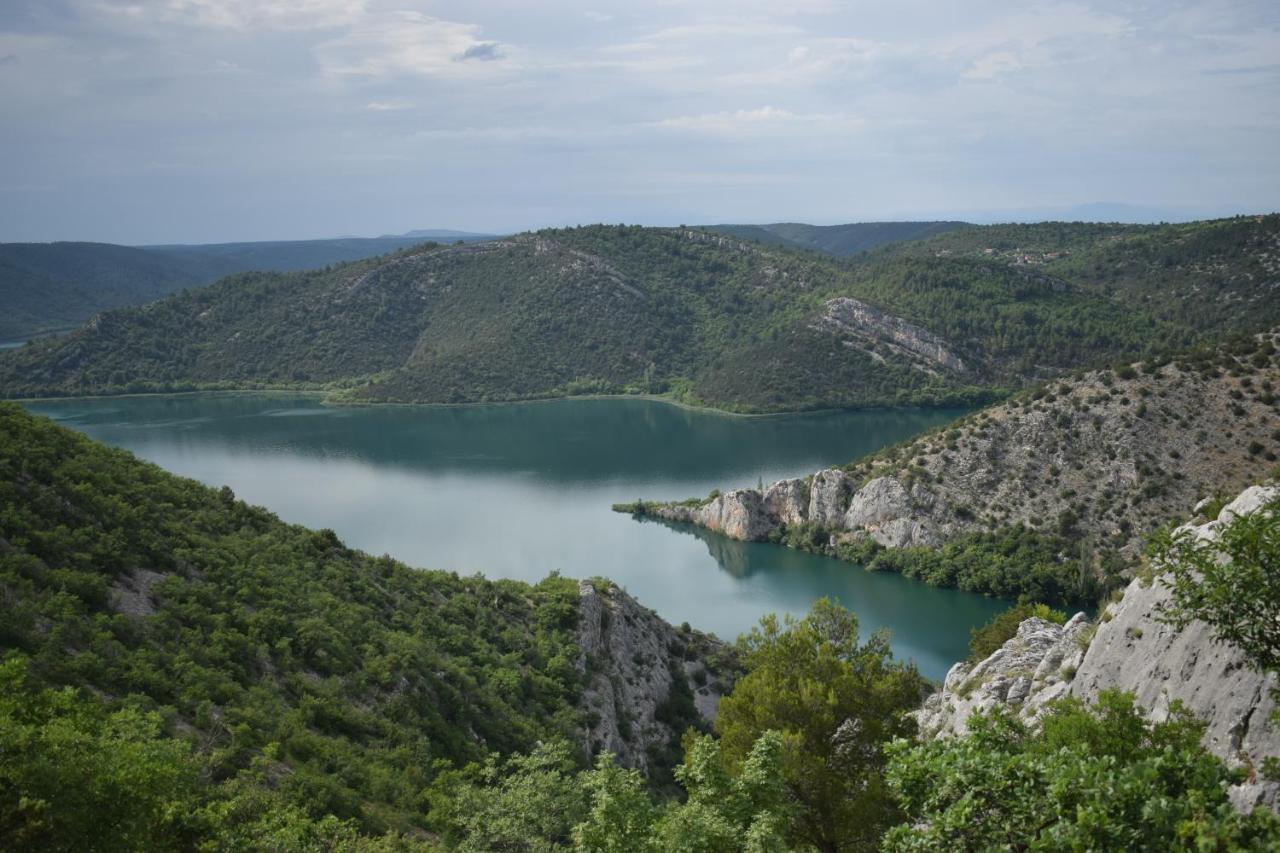 ホテル Matanovi Dvori-Krka National Park ロゾヴァック エクステリア 写真