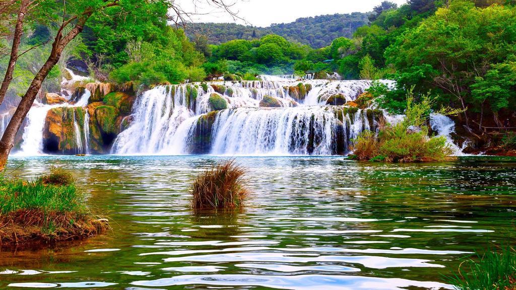 ホテル Matanovi Dvori-Krka National Park ロゾヴァック エクステリア 写真